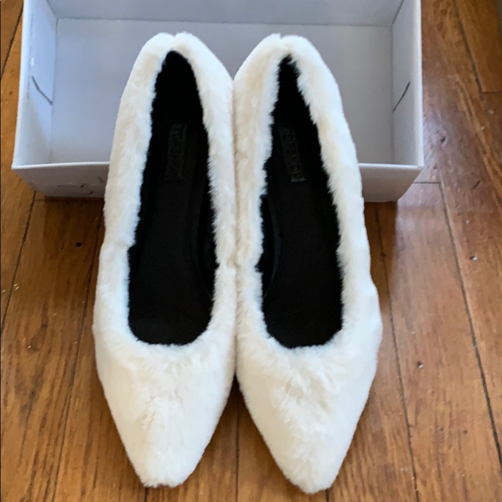 Topshop faux fur heel size 9.5 i wear a 9